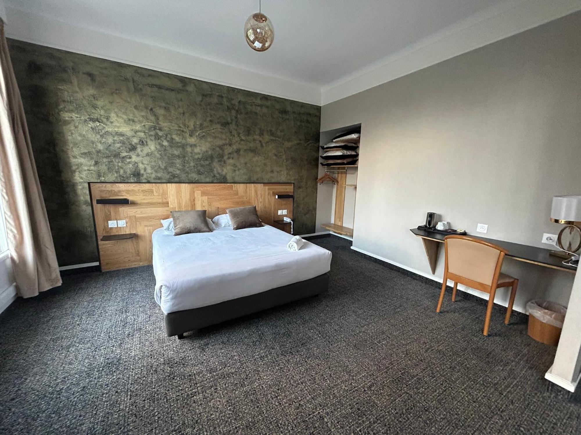 Brit Hotel Privilège Le Royal - Centre Gare Troyes Esterno foto