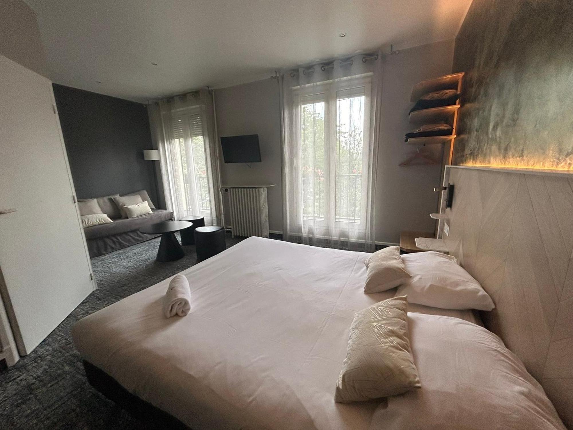 Brit Hotel Privilège Le Royal - Centre Gare Troyes Esterno foto
