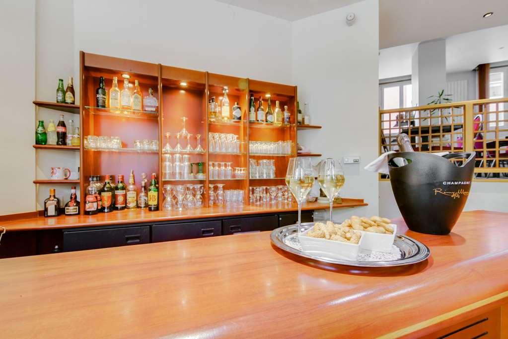 Brit Hotel Privilège Le Royal - Centre Gare Troyes Ristorante foto